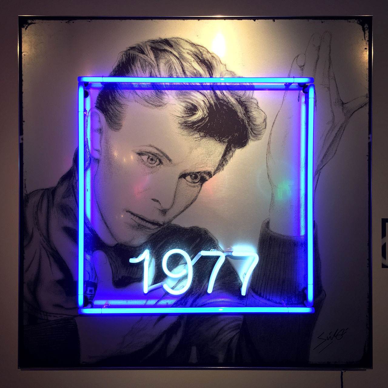 homenaje-david-bowie-neon-05